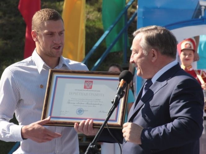 Награда нашла героев