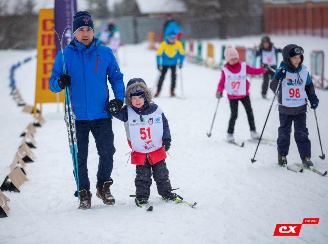 Бэби-гонка на призы Деда Мороза. Фото CX News