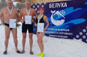 Награды нашли героев. Трое алтайских моржей получили медали по итогам Кубка мира-2019/2020 