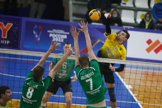 Фоторепортаж Олега Богданова с матча «Университет» (Барнаул) -   «Локомотив-Изумруд» (Екатеринбург)