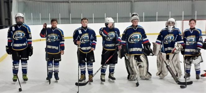 Славгородский "Кристалл" - победитель краевого финала всероссийских соревнований «Золотая шайба» среди хоккеистов 2008—2009 годов рождения