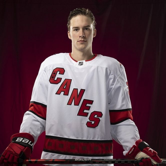 Андрей Свечников. Фото: nhl.com