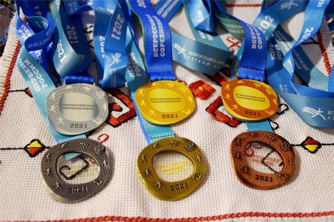 Третья высота. Артём Поздняков первым из алтайских легкоатлетов завоевал в этом году медаль первенств России 