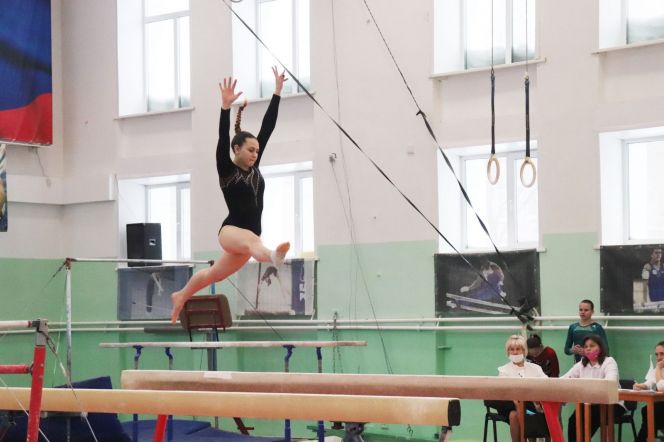 В Барнауле определились победители и призеры чемпионата и первенства края среди гимнасток