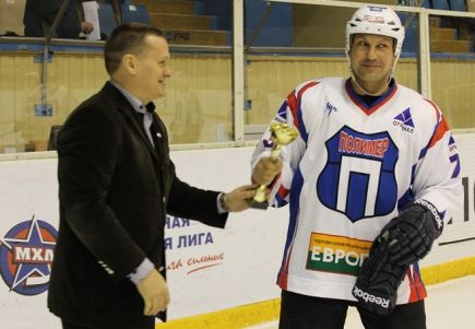 В Барнауле состоялось открытие сезона среди любительских команд Ночной Хоккейной Лиги Алтайского края 