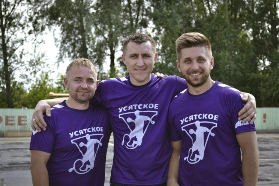 Пасечники, пожарные, массажист и налоговик: кто играет в гандбол за сборную села Усятское?