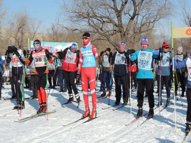 В Рубцовске на трассу "Лыжни России-2021" вышли около 1000 горожан