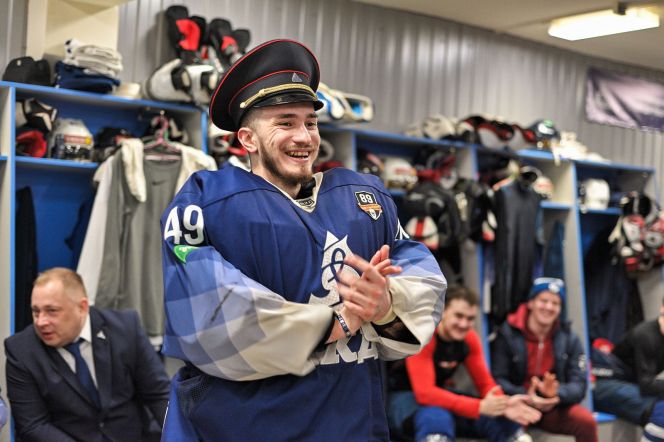 Кирилл Волохин - лучший игрок сегодняшнего матча в составе нашей команды. Фото: пресс-служба ХК "Динамо-Алтай"