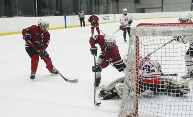 «Алтай» начинает с победы. В Барнауле стартовал турнир памяти Алексея Черепанова 