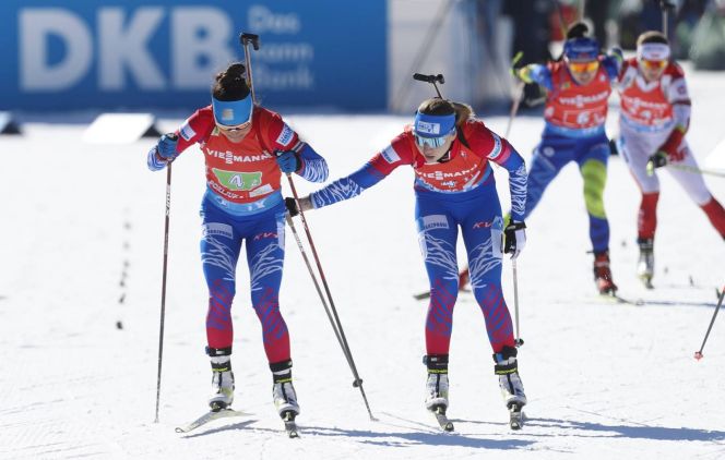 Татьяна Акимова и Евгения Павлова. AP Photo/Darko Bandic