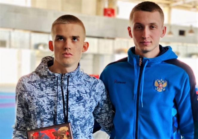 Александр Должиков (слева) с лидером Ильей Гончаровым