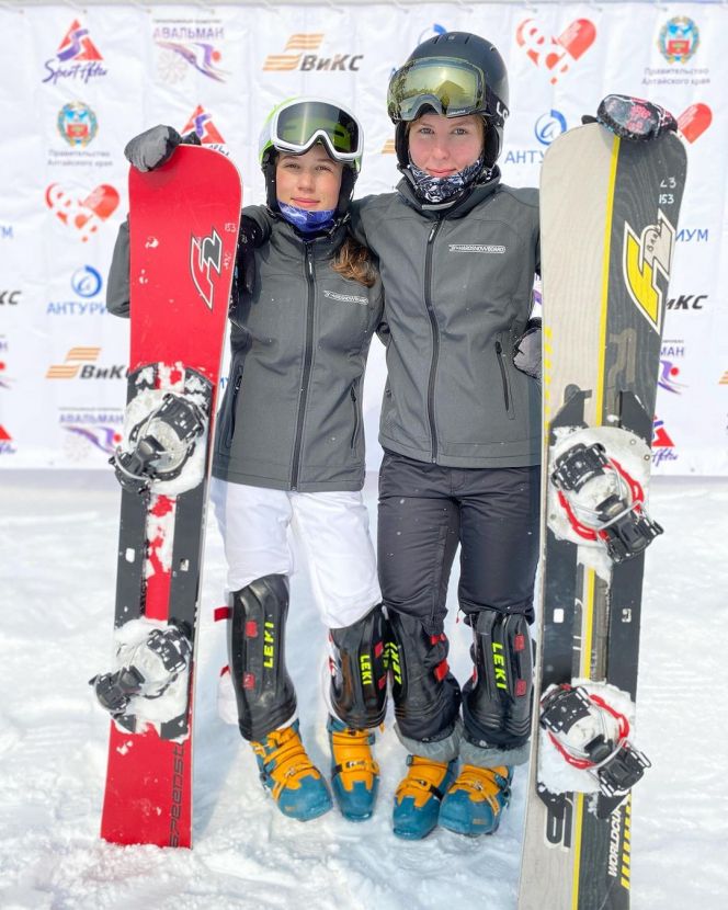 Подруги-соперницы Мария Травиничева (слева) и  Влада Паршенкова