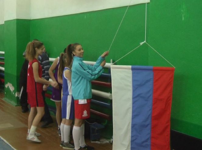 В посёлке Мирный Родинского района состоялось открытие Степной баскетбольной лиги среди женских команд.