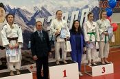 Пять девушек Алтайского края - победители межрегионального турнира на призы Инны Муклаевой, первого в Республике Алтай мастера спорта России по дзюдо среди женщин