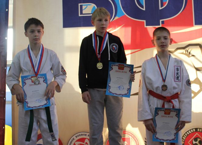 Бийские спортсмены завоевали пять медалей на всероссийских соревнованиях по восточному боевому искусству кобудо.
