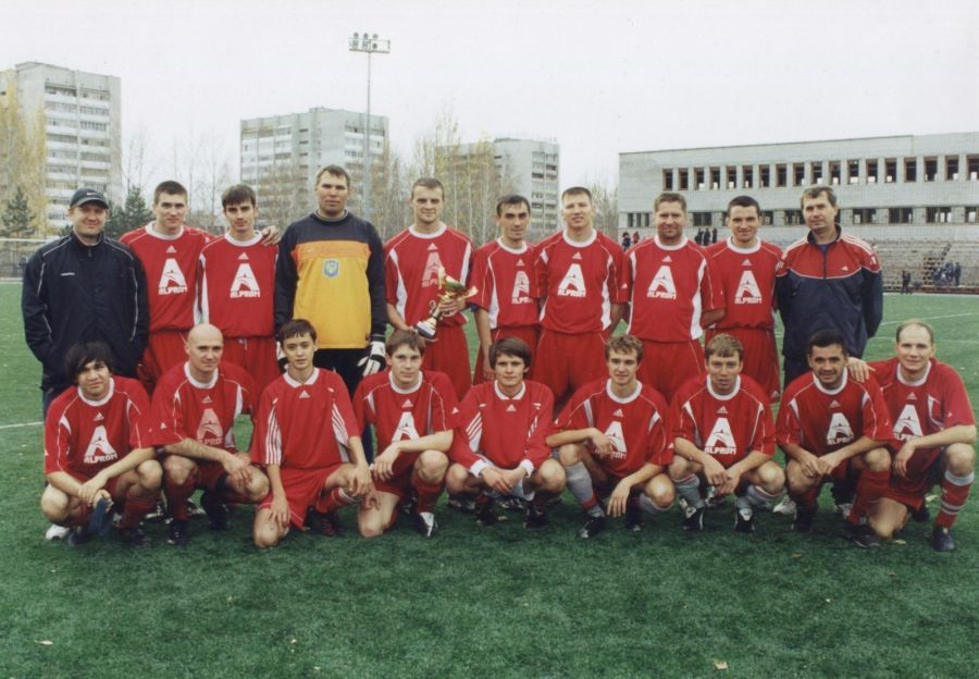 Фото 2005 года. «Полимер» - обладатель Суперкубка Барнаула