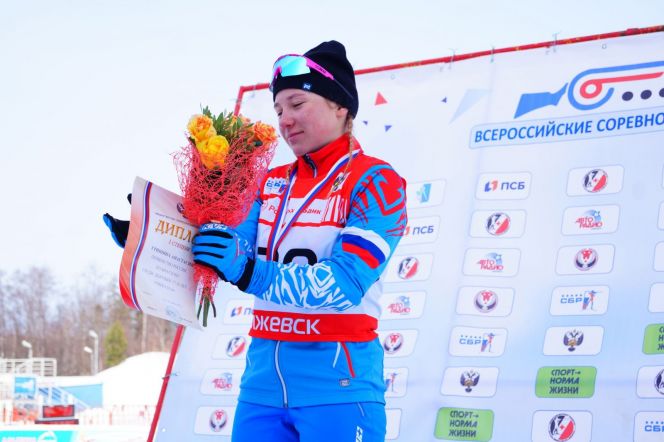 Первенство России: Анастасия Гришина выиграла золото в гонке на 10 км, у Леонида Кульгускина серебро в спринте 