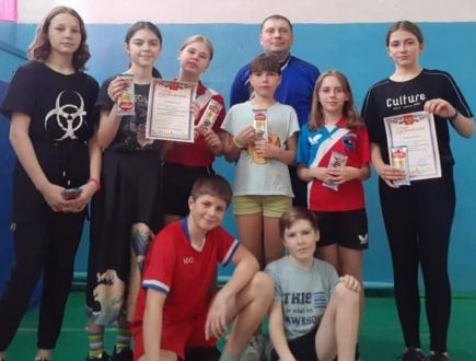 В спортзале Косихи проходят теннисные лиги