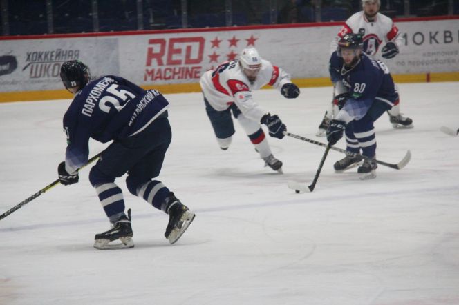 ХК "Динамо-Алтай" уступил в первом матче 1/2 финала Кубка Федерации "Красноярским Рысям"