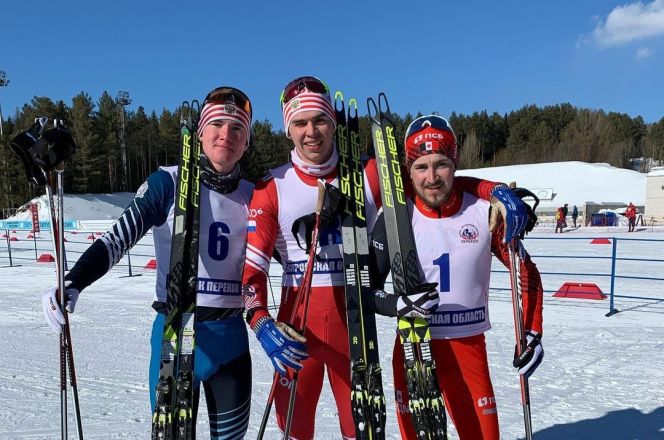 Никита Денисов выиграл третье золото первенства России. 21 марта он стал сильнейшим в масс-старте на 30 км