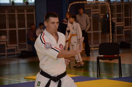 Алтайские спортсмены завоевали два десятка медалей на всероссийском турнире по спортивному контактному каратэ.