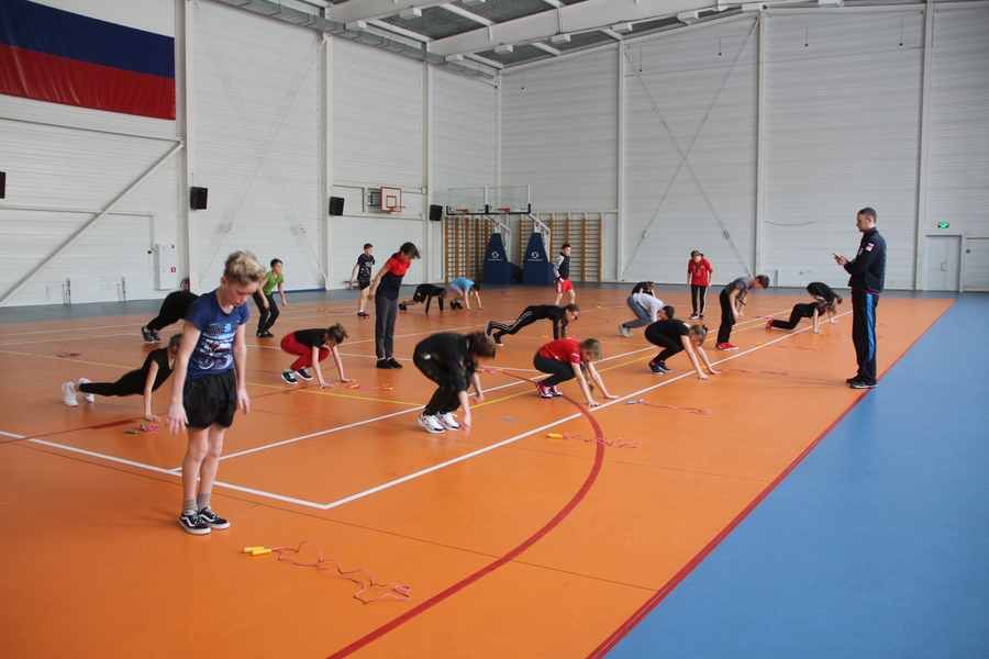 
Воспитанники интерната тренируются под руководством Руслана Мамутова. Фото Ярослава Махначева
