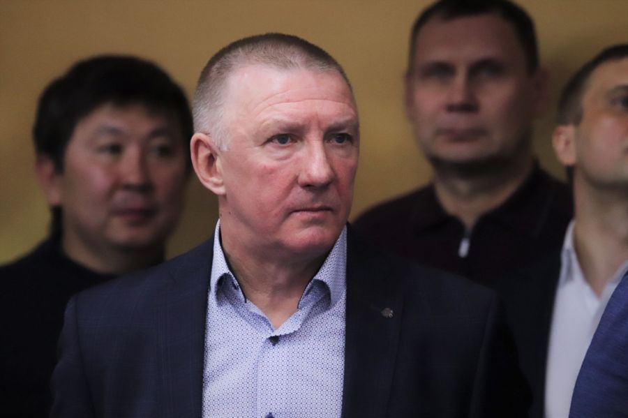 Один из организаторов турнира, Заслуженный тренер России Владимир Кутчер. Фото: Александр Чёрный/"Алтайский спорт"