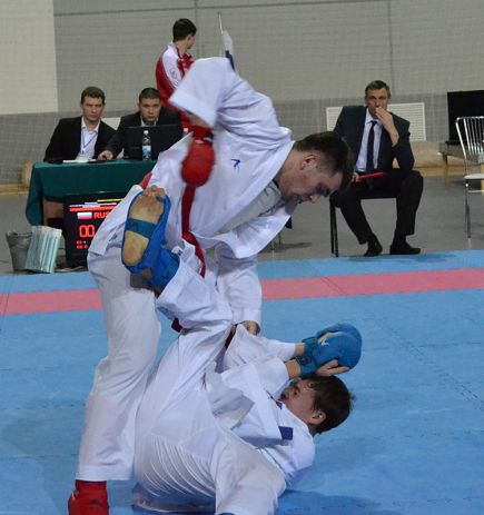 Алтайские спортсмены завоевали пятнадцать медалей на межрегиональных соревнованиях по каратэ (WKF).