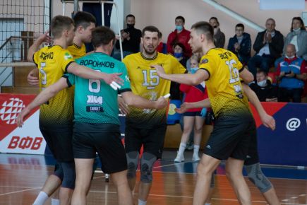 "Университет" подошел к заключительным матчам в хорошей форме. 