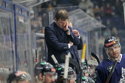 Главный тренер "Динамо-Алтая" Александр Усачёв во время первого полуфинального матча с "Красноярскими Рысями".