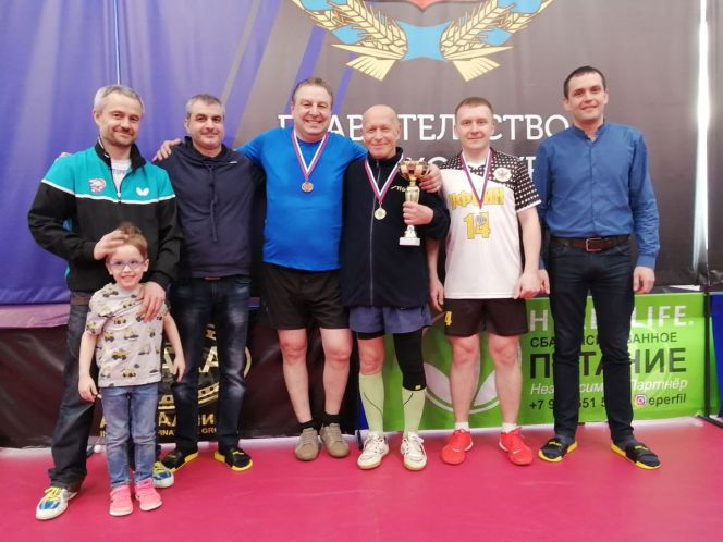 Алтайские журналисты сразились в настольный теннис