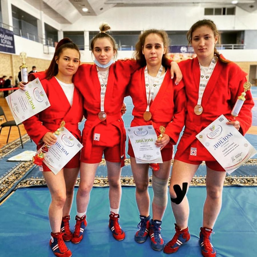 На фото слева направо: Элеонора Шимпф, Елизавета Руднева, Мария Концеба, Ангелина Бокова 