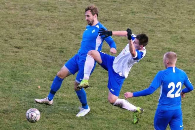 Пока не ударили в гонг. Футболисты "Динамо" одержали волевую победу в гостевом матче с "Ладой-Тольятти"