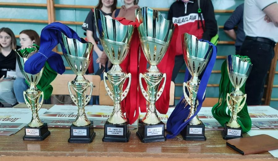 Награждение призеров соревнований в барнаульском дивизионе. Фото: ШБЛ "КЭС-БАСКЕТ"