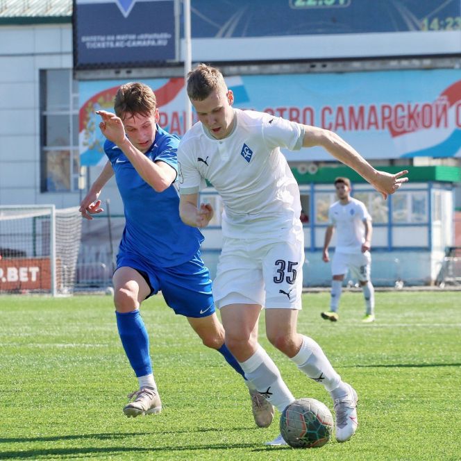 Футболисты «Динамо» в гостях обыграли самарские «Крылья Советов-2». Фото из сообщества "Крылья-Советов-2" в "Вконтакте". 