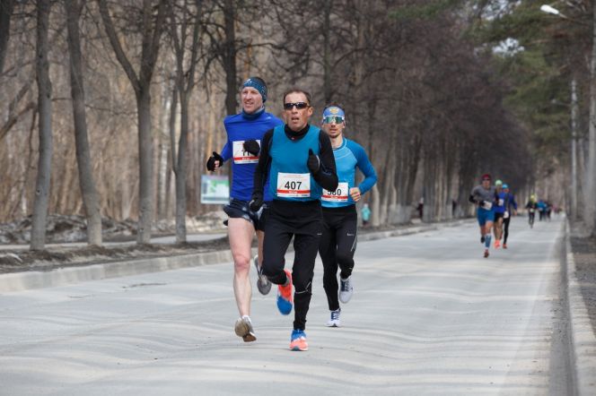 Бег ведёт Андрей Дерксен