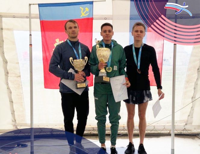 Юрий Клопцов (слева) - серебряный призер чемпионата России по кроссу. Фото: ВФЛА