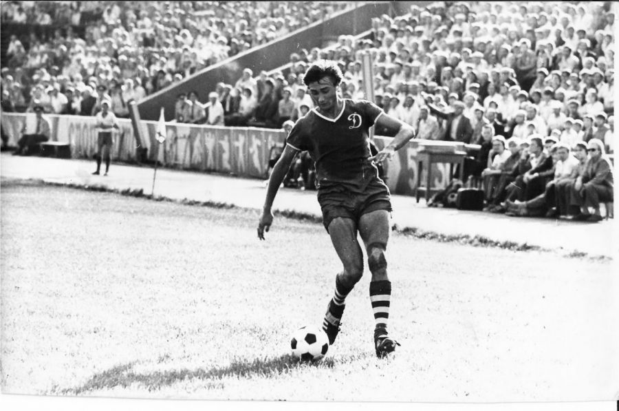 В годы, когда в Барнауле играл Владимир Кобзев, трибуны стадиона "Динамо" были заполнены до отказа