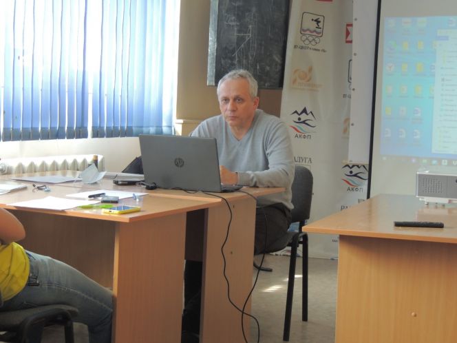 Судья международной категории по плаванию Юрий Владимирович Жердев