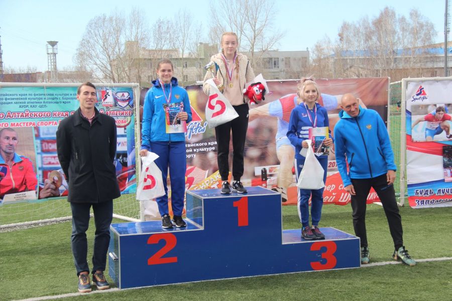 В Барнауле прошли краевые соревнования на призы ЗМС Сергея Шубенкова. Фото: Иван Блаженко