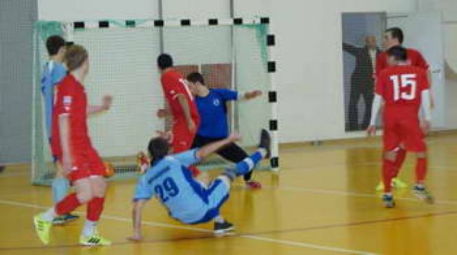 Барнаульская "Омега" прошла без поражений домашний тур первенства Региональной мини-футбольной лиги.