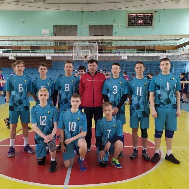 Юноши Змеиногорской СОШ №1 приняли участие в зональном первенстве России "Серебряный мяч"