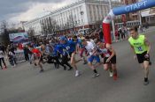 Дома звёзды сияют ярче: как в Барнауле проходила 65-я легкоатлетическая эстафета на призы «Алтайской правды» 