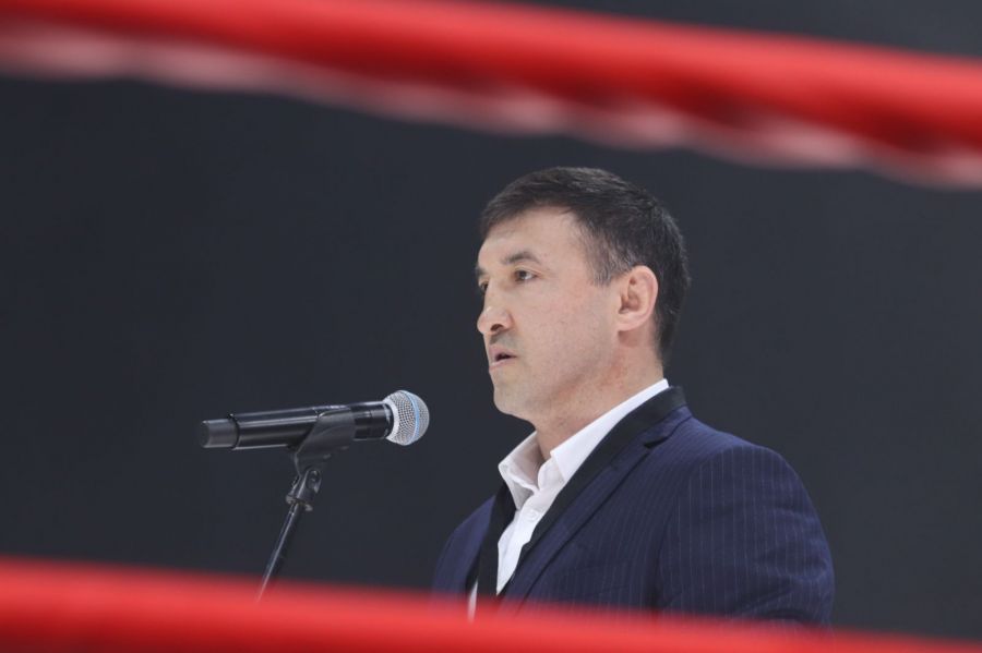 Победитель Олимпийских игр 2004 года Гайдарбек Гайдарбеков