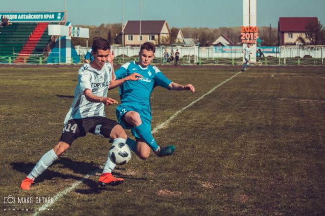 Фрагменты матча "Торпедо" - "Динамо-М". Фото: группа ВКонтакте "Торпедо" Рубцовск