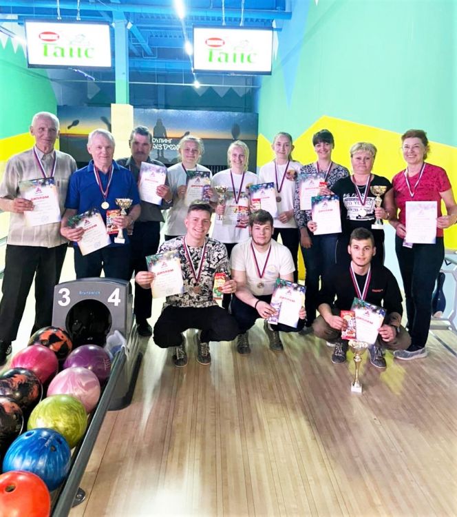 В Барнауле состоялся чемпионат края по боулингу среди спортсменов с нарушением слуха
