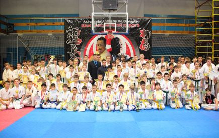 В спорткомплексе "Обь" прошло открытое первенство края по каратэ киокушинкай.