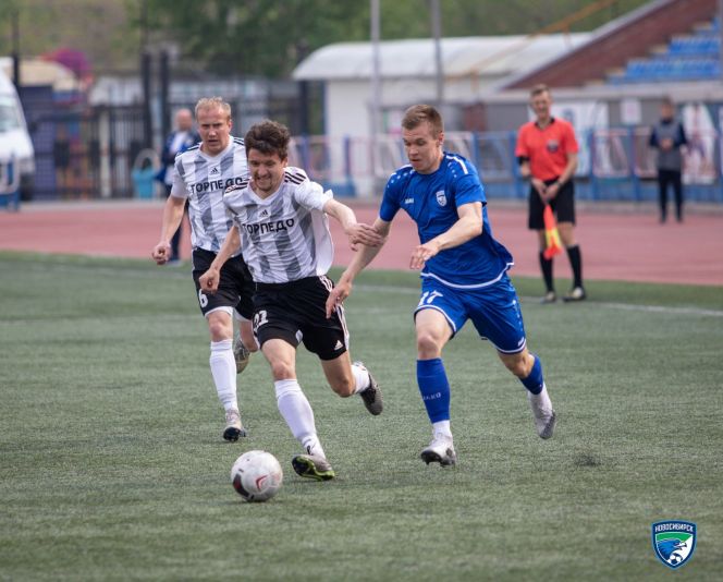 Фрагмент матча "Новосибирск-М" - "Торпедо" (Рубцовск). Фото: ФК "Новосибирск"