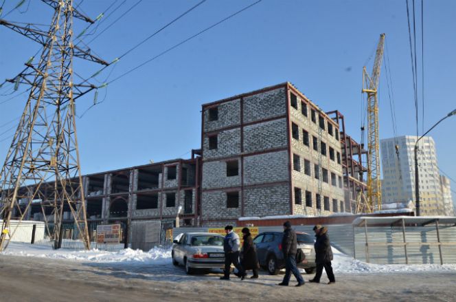 Новый хоккейный центр в Барнауле обретает очертания. 