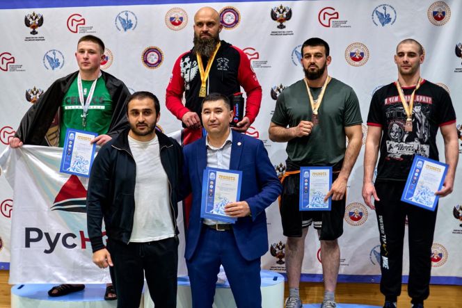 Дмитрий Золотов стал восьмикратным чемпионом России. Глеб Ерёмин - бронзовый призер турнира